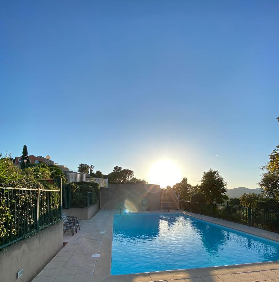 Jolie Maison Golfe De Saint-Tropez Cogolin Eksteriør billede